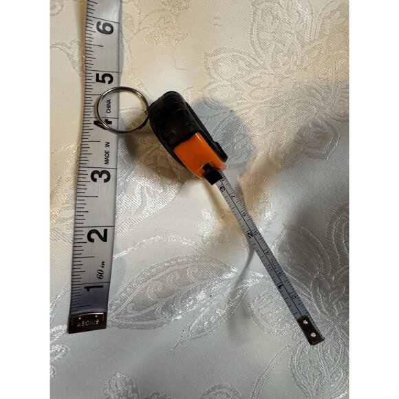 Retractable Ruler Tape Measure Mini Portable Pull Ruler Keychain 1m/3ft NEW - Picture 3 of 7